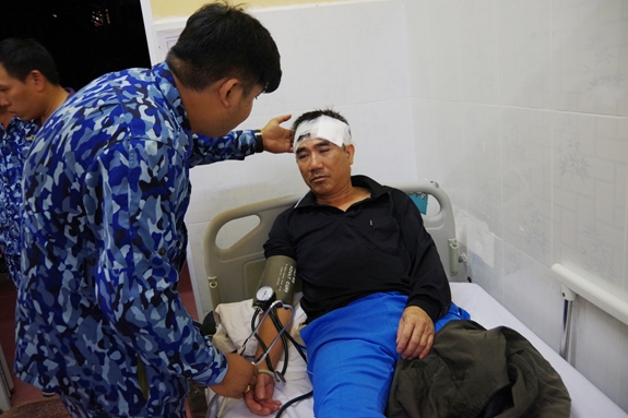 Vùng Cảnh sát biển 2 cứu 7 thuyền viên gặp nạn trên biển. Vào lúc 20 giờ ngày 6-11, tàu CSB 4038 (Vùng Cảnh sát biển 2) cùng các lực lượng đã tiếp cận cứu nạn thành công 7 thuyền viên trên tàu Thành Hưng 08 và khẩn trương đưa về bệnh xá vùng chăm sóc y tế.